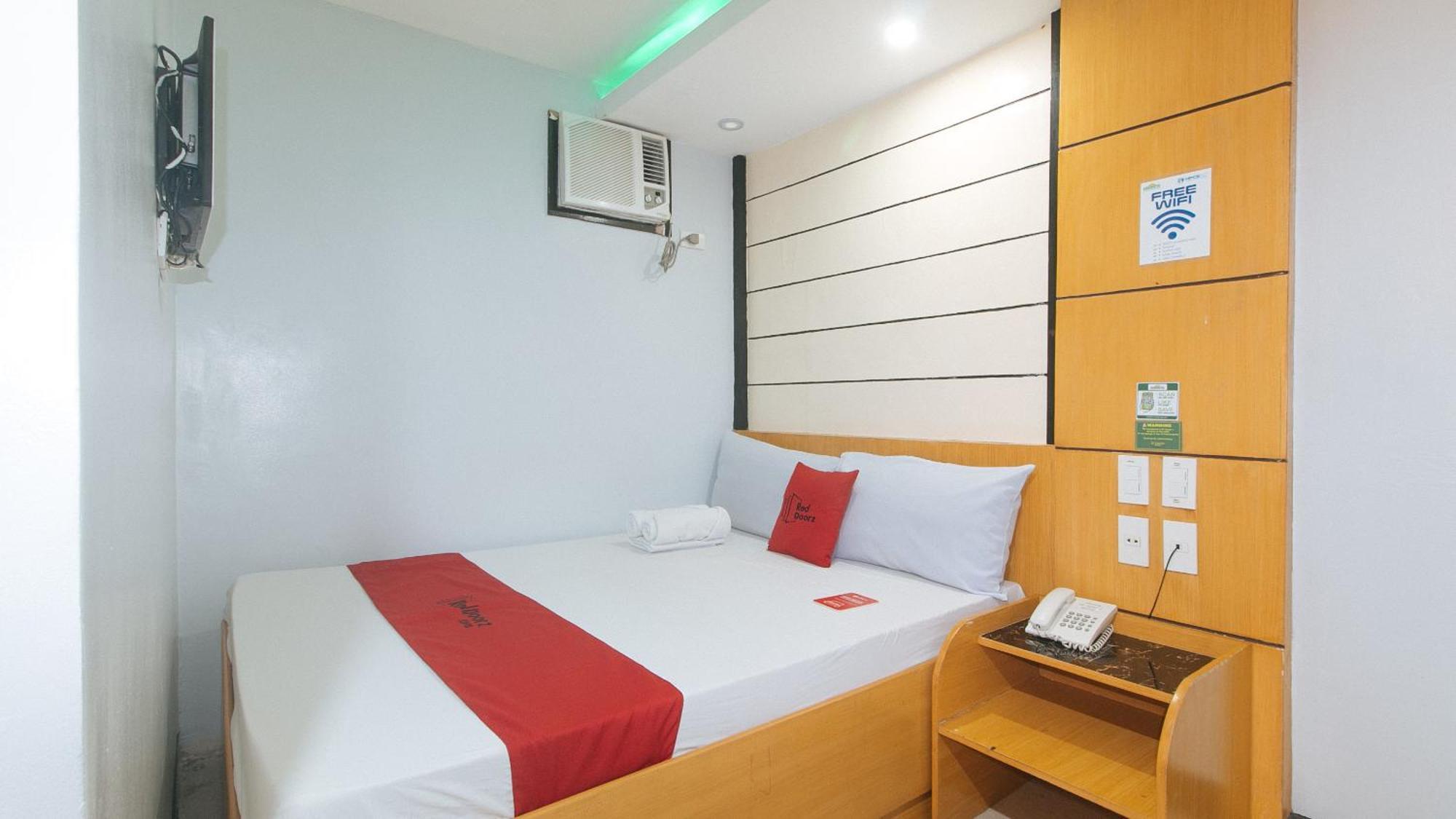 מונטינלופה Reddoorz At Ranchotel Alabang מראה חיצוני תמונה