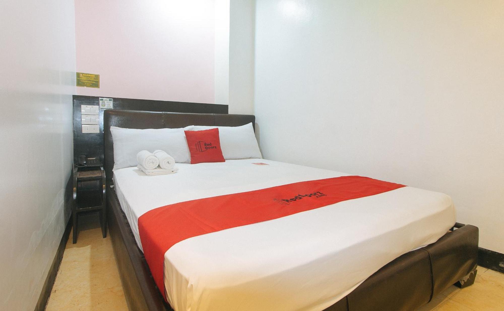 מונטינלופה Reddoorz At Ranchotel Alabang מראה חיצוני תמונה