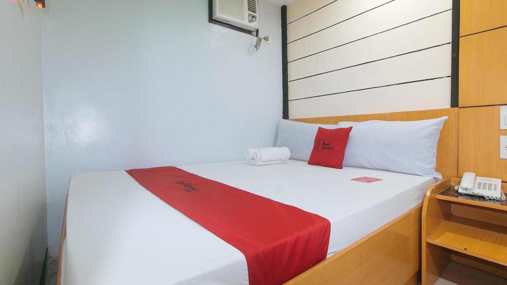 מונטינלופה Reddoorz At Ranchotel Alabang מראה חיצוני תמונה