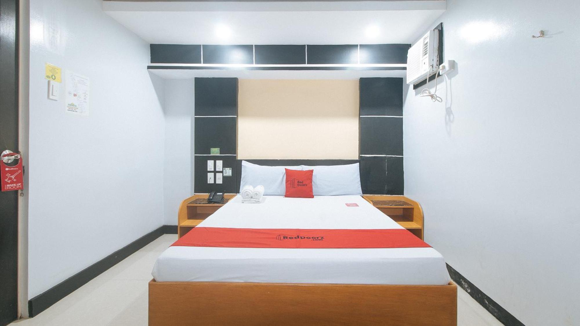 מונטינלופה Reddoorz At Ranchotel Alabang מראה חיצוני תמונה