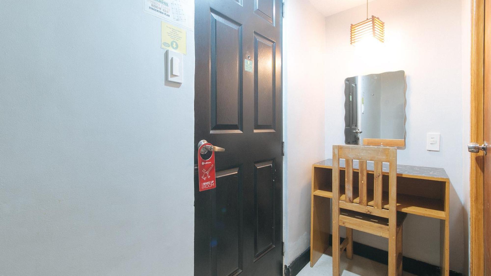 מונטינלופה Reddoorz At Ranchotel Alabang מראה חיצוני תמונה