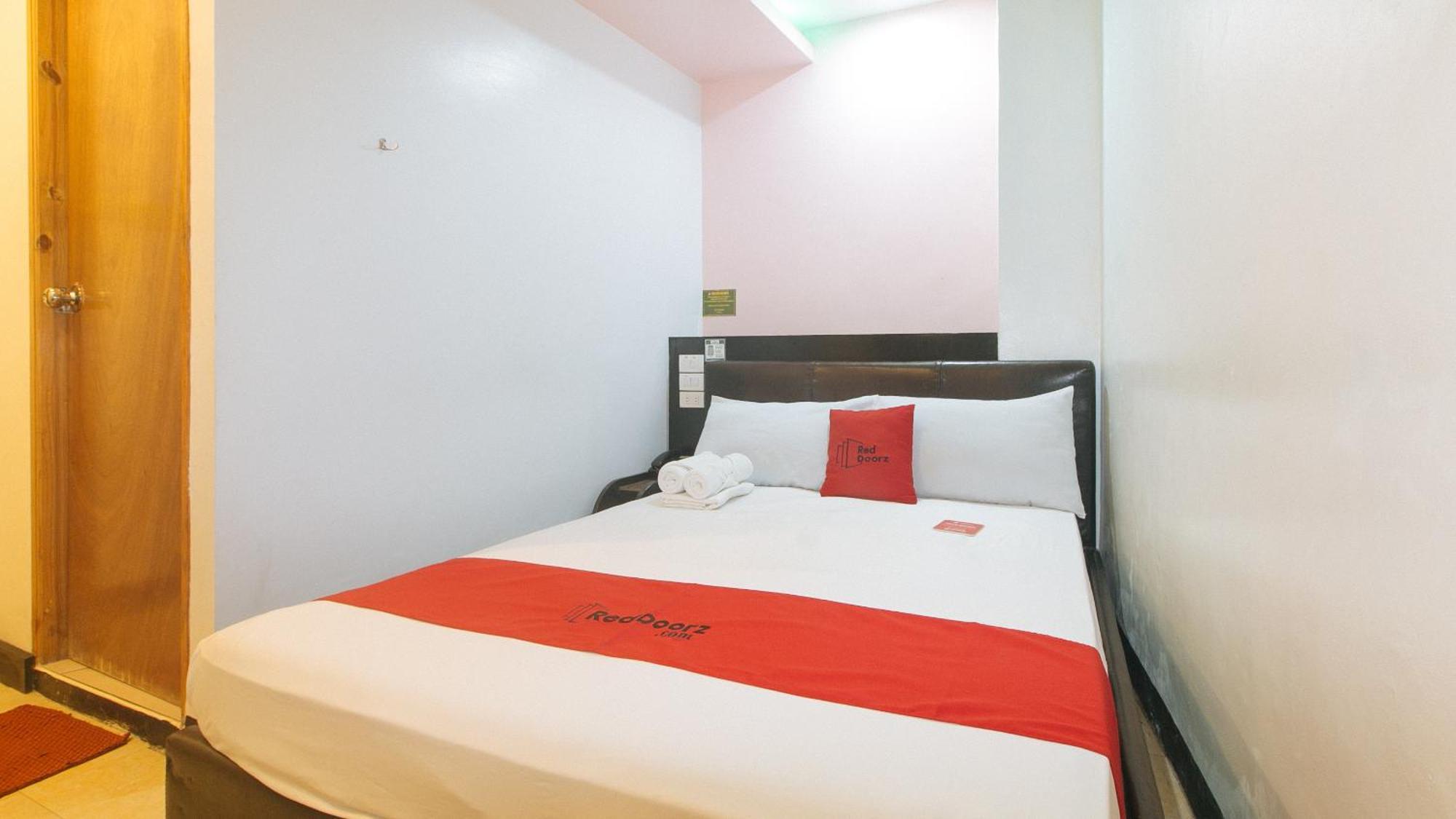 מונטינלופה Reddoorz At Ranchotel Alabang מראה חיצוני תמונה